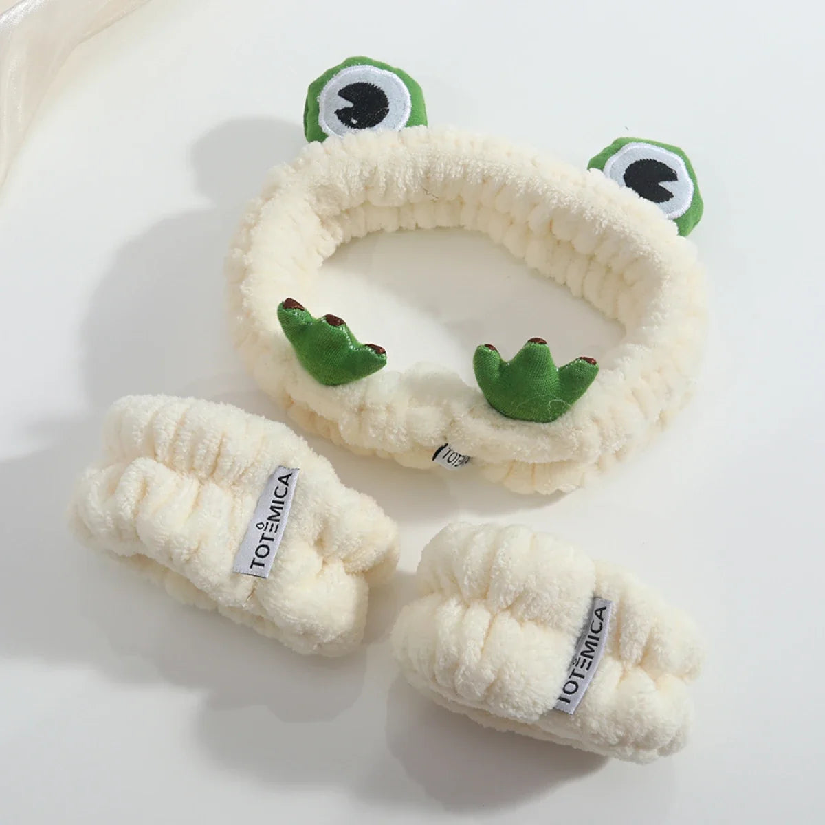 
                  
                    Totemica Spa Headband & Wristband Peekaboo by Pure Body Skin - photo 3
                  
                