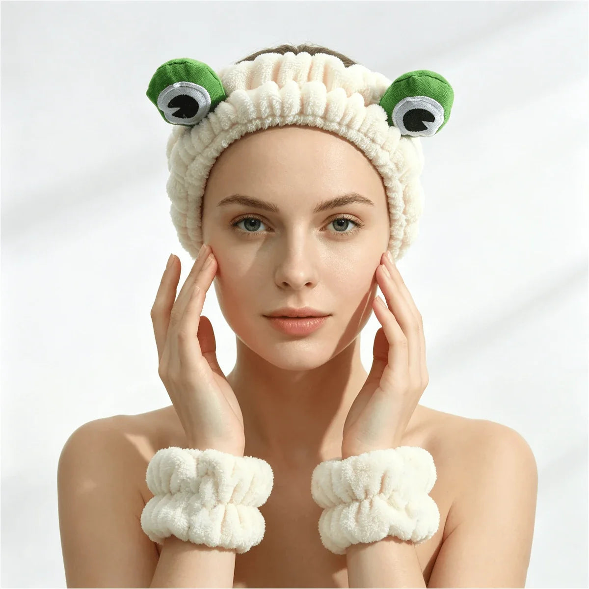 
                  
                    Totemica Spa Headband & Wristband Peekaboo by Pure Body Skin - photo 2
                  
                